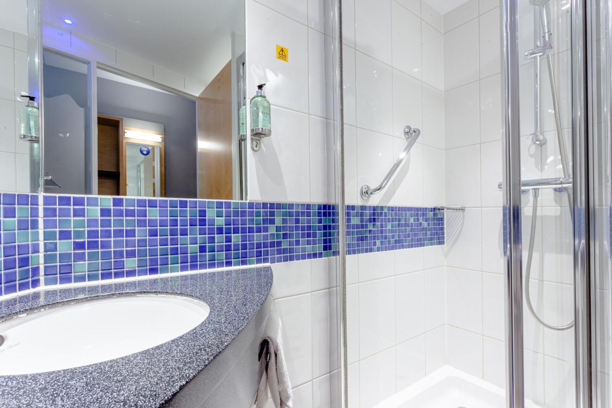 Hotel Express Edinburgh Airport By Ihg Ingliston
